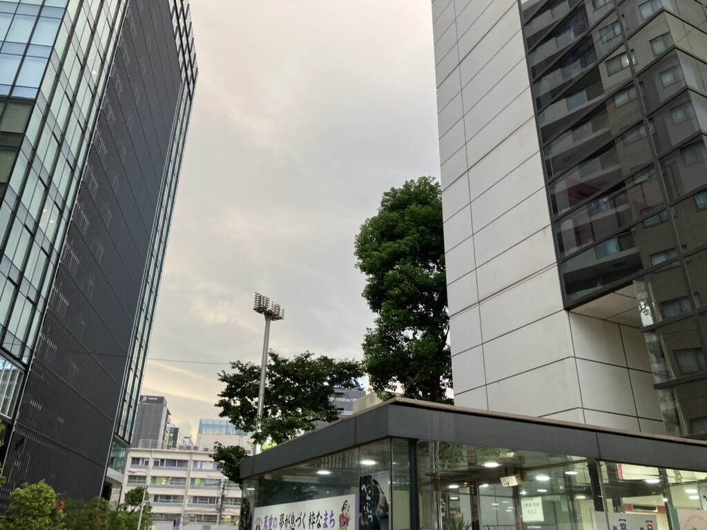 台東区役所前