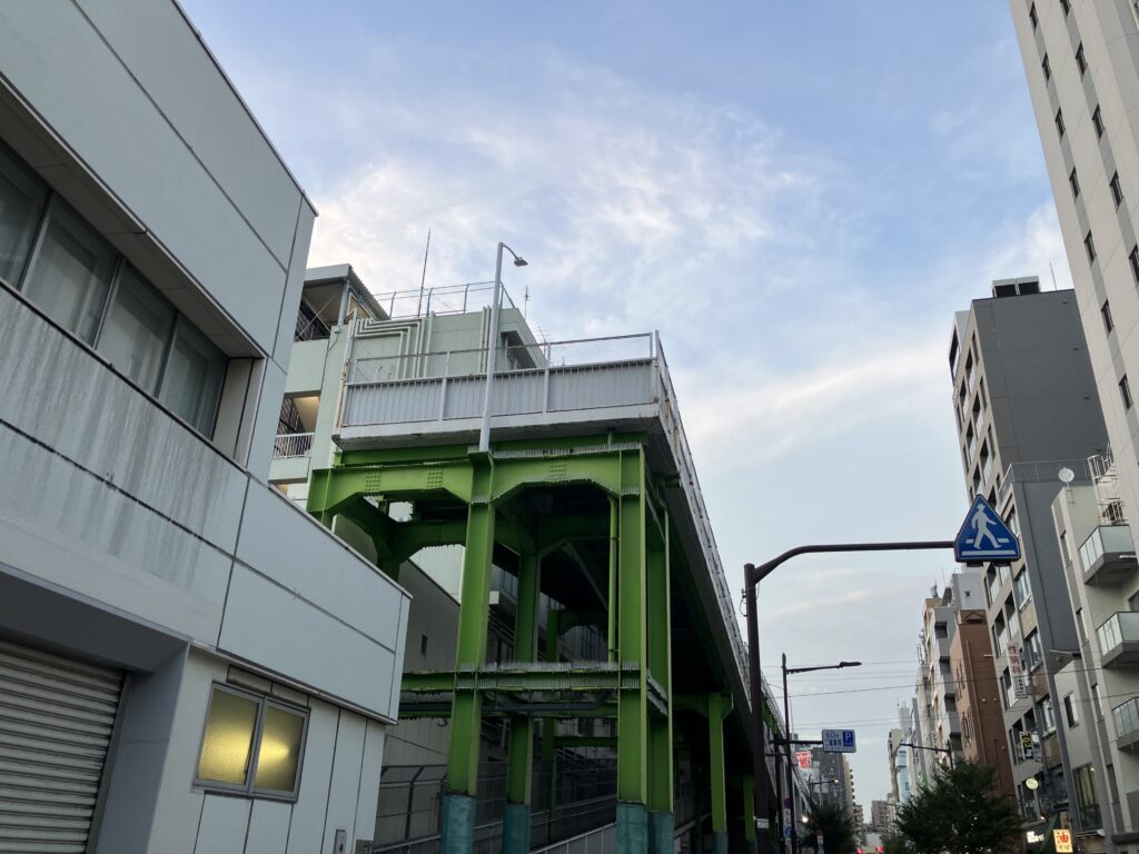 ジグザグの歩道
