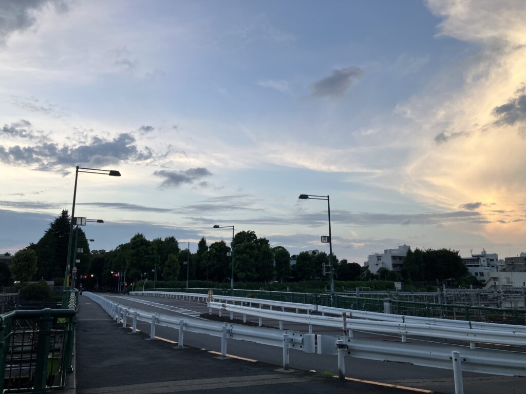 両大師橋を渡る