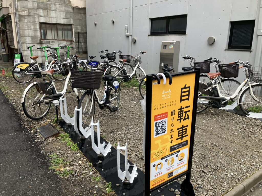 公園裏でレンタサイクルの場所を発見