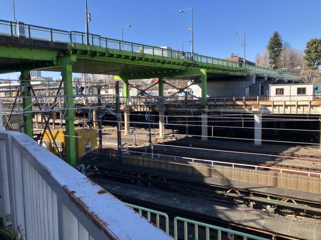 鉄道もよく見えます。