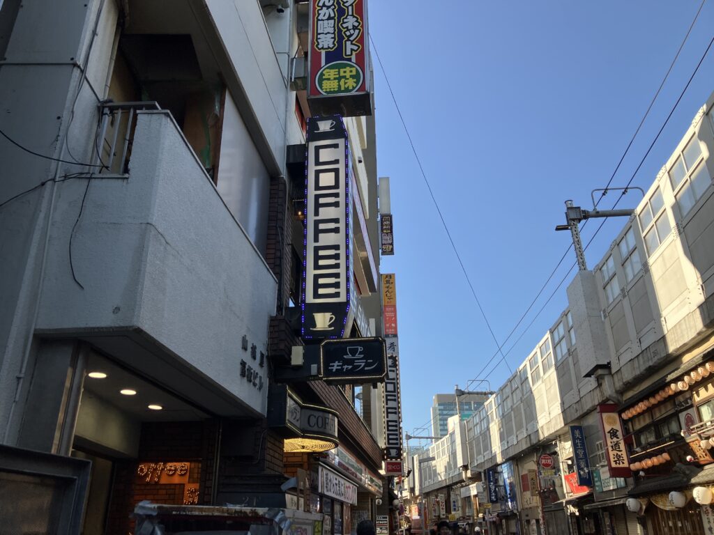 日曜朝の上野駅まわりは人が少ない