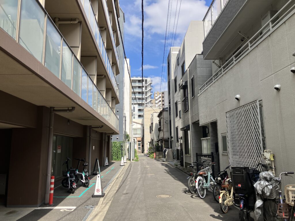 路地裏