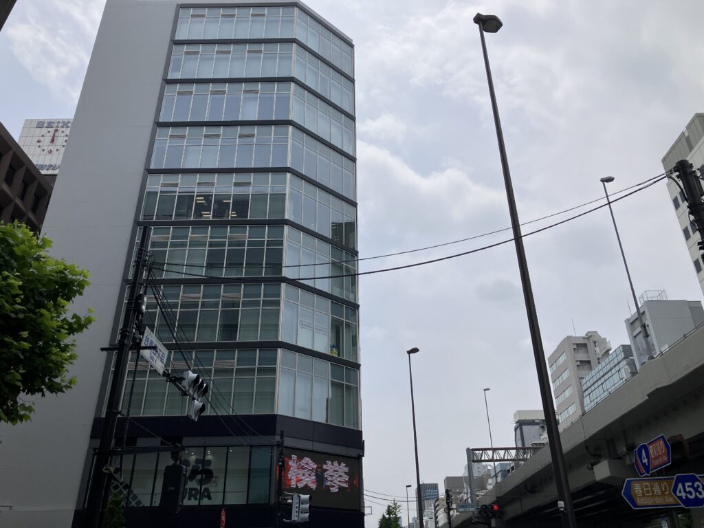 仲御徒町駅前