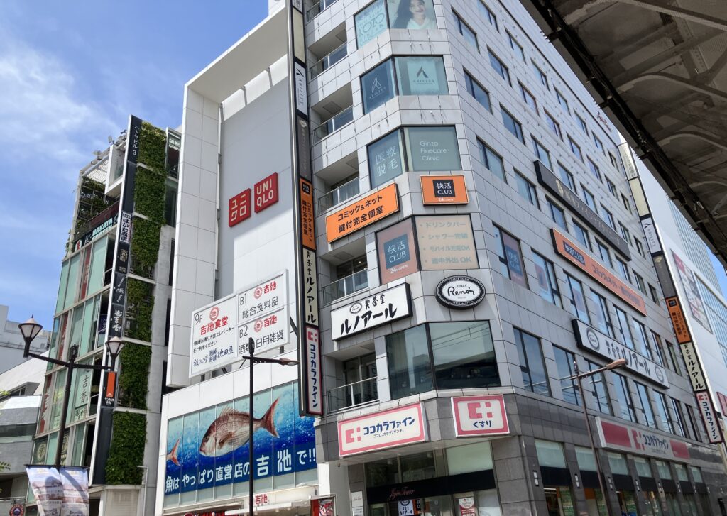 御徒町駅前