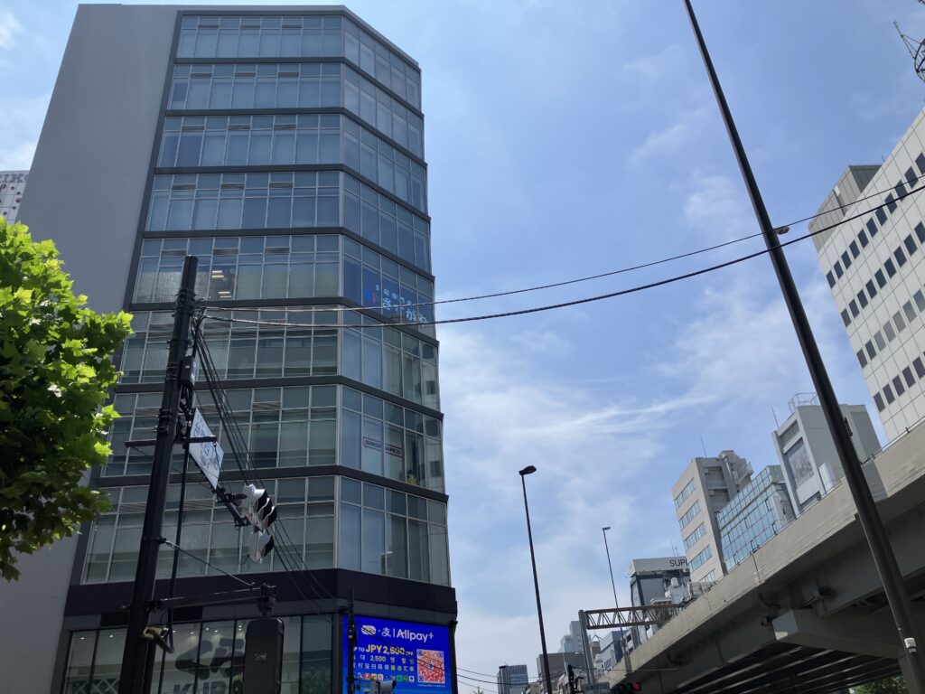 仲御徒町駅前