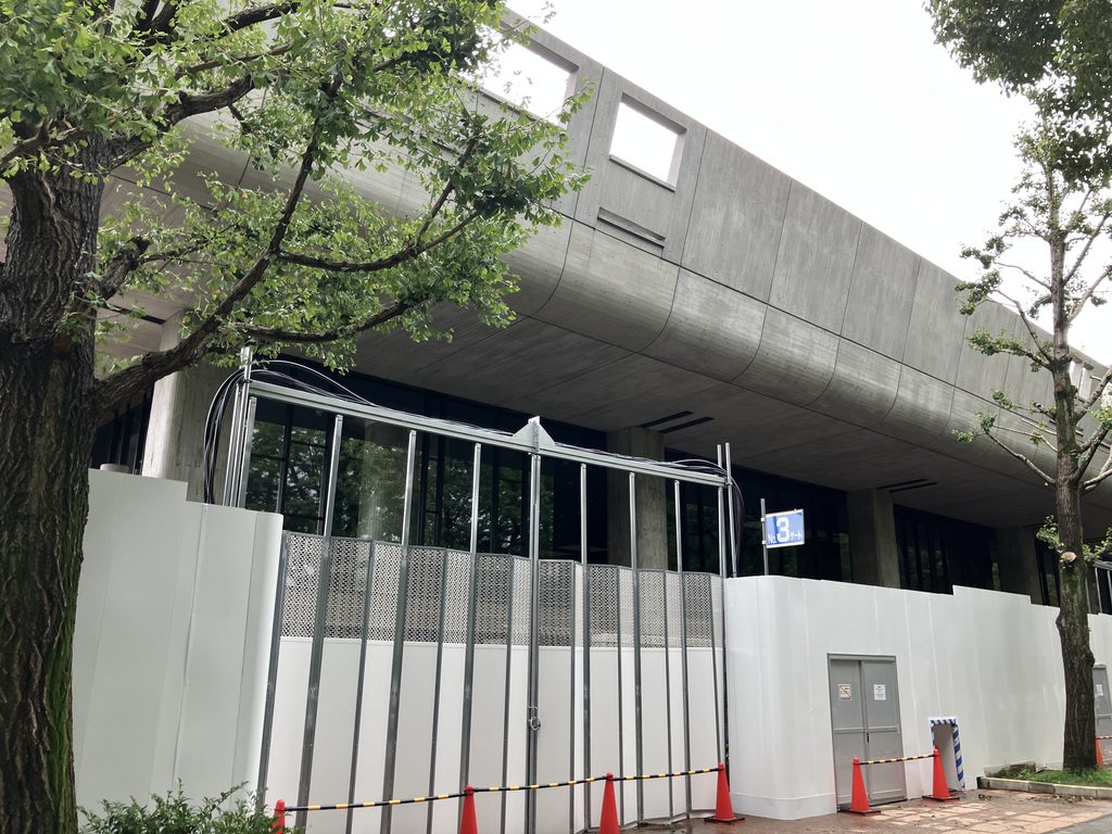 改装中